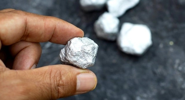 Sau khi đạt mức giá kỷ lục vào tháng 3/2022 (3.440 USD/ounce), palladium giảm trở lại dưới vàng để ngang bằng với mức giá bạch kim. Ảnh: Internet