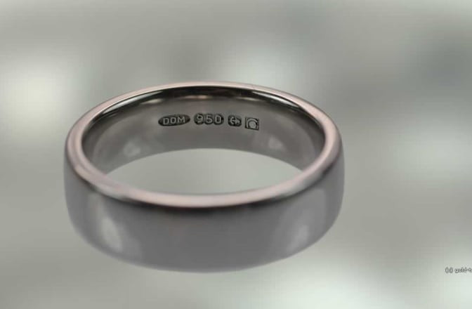 Bên cạnh đó, palladium còn được sử dụng làm đồ trang sức. Ảnh: Gold Traders