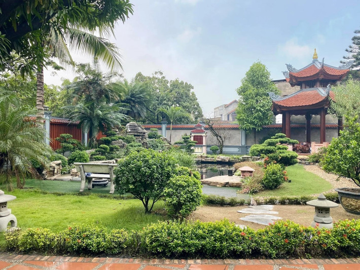 Sân vườn xanh mát, là không gian thư giãn lý tưởng cho cả gia đình. Ảnh: Happynest