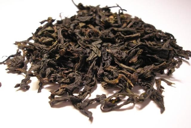 Được mệnh danh là “quốc bảo” của Trung Quốc, trà Đại Hồng Bào không chỉ nổi tiếng vì hương thơm độc đáo mà còn bởi mức giá đắt đỏ bậc nhất, có khi lên đến 30 tỷ đồng/kg. Ảnh: Wiki