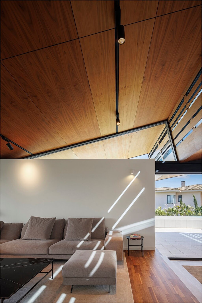 Thiết kế mở giúp ngôi nhà luôn ngập tràn nắng gió tự nhiên. Ảnh: Amazingarchitecture