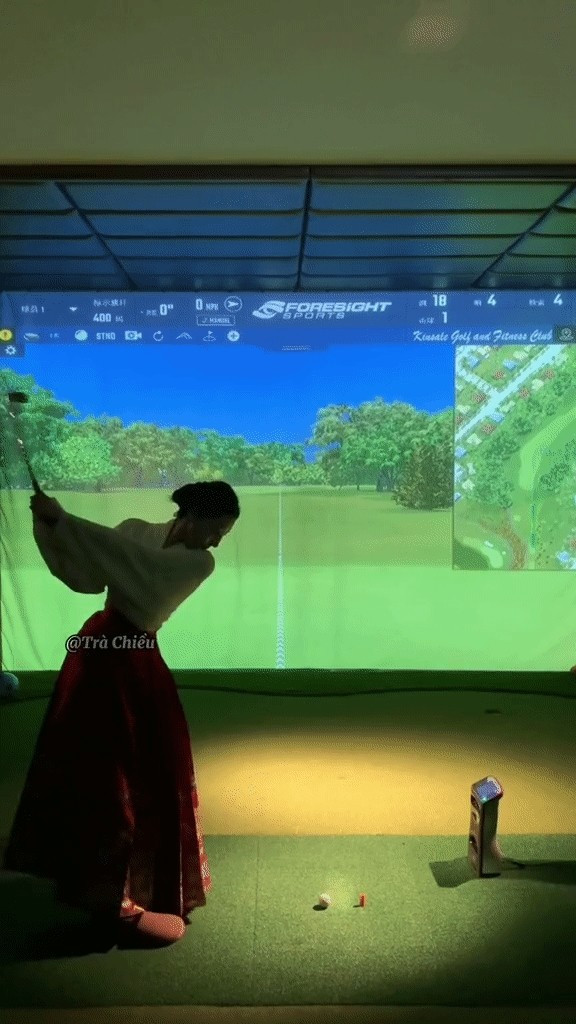 Thậm chí, bên trong nhà có cả phòng tập golf, phòng yoga, phòng vẽ tranh, bể bơi, phòng chiếu phim,... Ảnh: Sohu