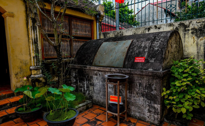 Bể nước được Bác Hồ sử dụng khi ở và làm việc tại đây năm 1945. Ảnh: Kinhtedothi