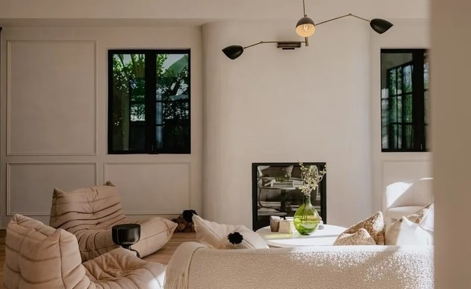 3 năm sau, Lucy Guo tiếp tục sở hữu một biệt thự hiện đại tại Los Angeles trị giá 4,2 triệu USD. Ảnh: Realtor