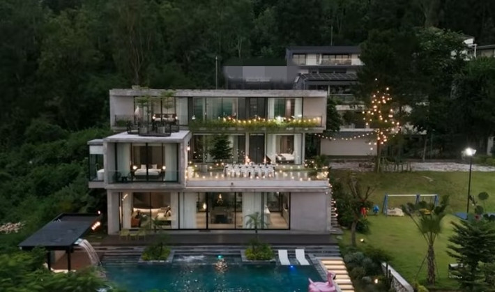 Căn biệt thự được hoàn thiện có chi phí (bao gồm cả đất) khoảng 40 tỷ đồng. Ảnh chụp màn hình NhaF