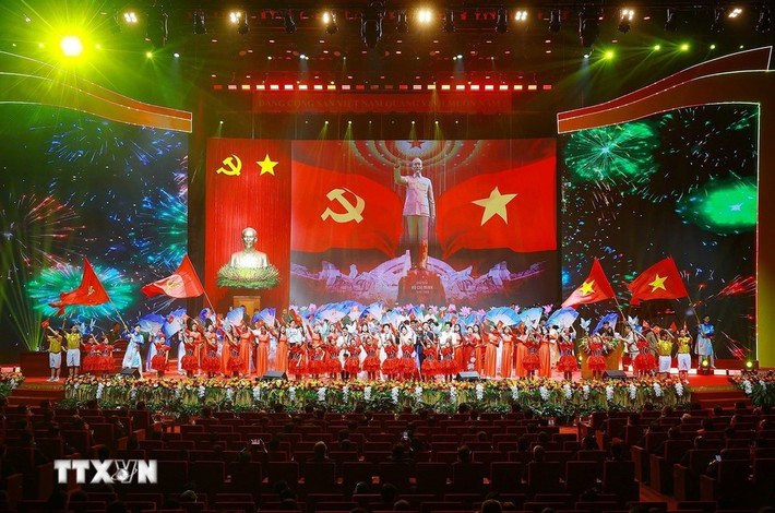 Chương trình nghệ thuật chào mừng Đại hội đại biểu Đảng bộ Đảng bộ Chính phủ lần thứ nhất, nhiệm kỳ 2025 - 2030. Ảnh: Dương Giang/TTXVN