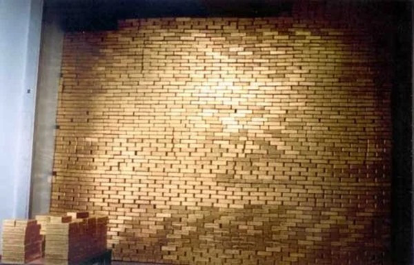Ít ai biết, giữa nhịp sống sầm uất và náo nhiệt của khu tài chính Manhattan (New York) có một kho vàng lớn nhất thế giới, nằm sâu dưới lòng đất. Ảnh: Atlasobscura
