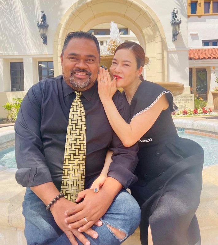 Dũng Taylor - Thu Phương cùng các con đang sống trong biệt thự sang trọng rộng 700m2 tại thành phố Irvine (California, Mỹ). Ảnh: FBNV