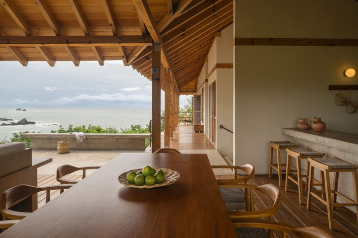 Khu bếp hướng thẳng ra biển. Ảnh: Archello