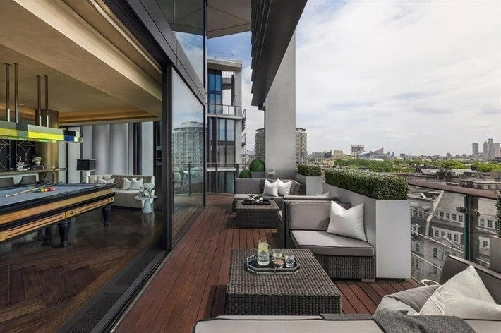 Căn hộ gồm 5 phòng ngủ, 8 phòng tắm. Ảnh: Sotheby's International Realty