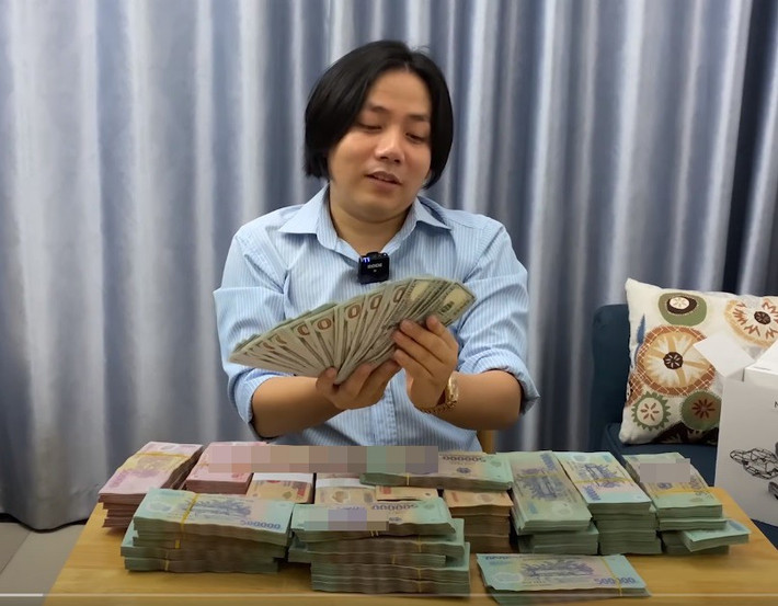 Khoa Pug không tiết lộ cụ thể khối tài sản của mình, chỉ khẳng định có nguồn thu nhập thụ động, tiền đẻ ra tiền, nên đang có cuộc sống khá thảnh thơi. Ảnh: Internet