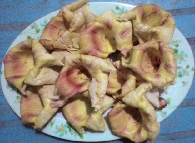 Lúc đầu ăn, hoa kè có vị đắng ngắt, nhưng sau vài lần sẽ cảm nhận được vị thanh mát, ngọt dịu. Ảnh: Internet