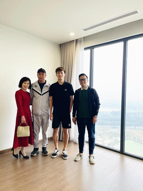 Đây là ngôi nhà đầu tiên của Hoàng Đức tại Hà Nội, là thành quả sau nhiều năm chơi bóng và tích lũy. Ảnh: FBNV