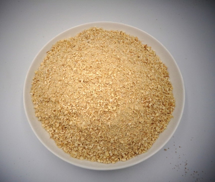 Trên các hội nhóm buôn bán lõi ngô, giá lõi ngô nguyên bản khoảng 2.000 đồng/kg hoặc 3.000 đồng/kg lõi ngô đã nghiền. Ảnh: Bb Agri