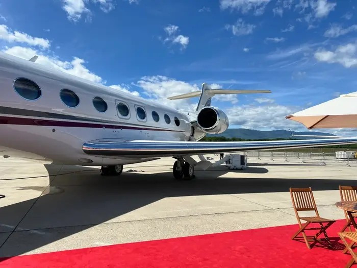 Được trang bị động cơ Pearl 700 của Rolls Royce, máy bay Gulfstream G700 có thể đạt tốc độ 709 dặm/giờ với phạm vi hoạt động 8.630 dặm. Ảnh: Business Insider
