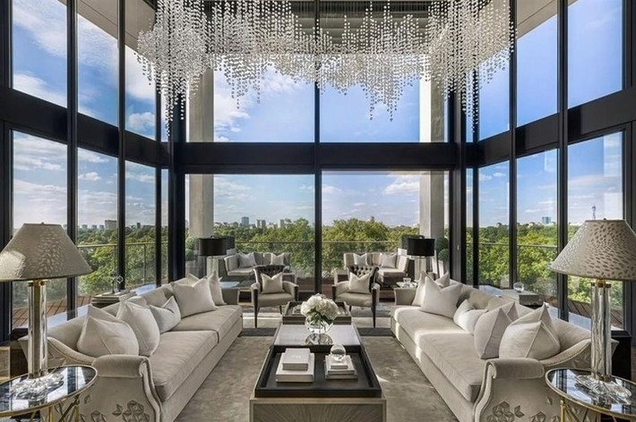 Theo Loveproperty, căn penthouse song lập tại One Hyde Park ở London (Anh) được coi là một trong những căn hộ đắt đỏ nhất toàn cầu đang được rao bán khi có giá 175 triệu bảng Anh (hơn 6.200 tỷ đồng). Ảnh: Sotheby's International Realty