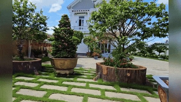 Biệt thự của Lily Chen nằm ở huyện Bến Cầu (Tây Ninh) có hướng Tây Nam, rộng 197m2 ở trong khuôn viên 2.200m2, diện tích sàn khoảng 400m2. Ảnh: FB Lily Chen
