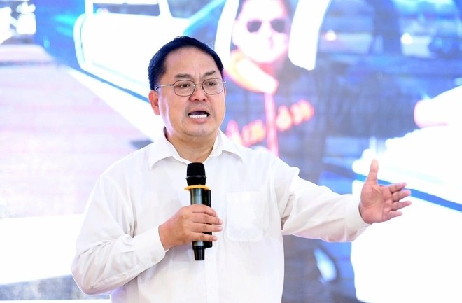 Các hoạt động giảng dạy và làm diễn giả là nội dung thường thấy trên trang cá nhân của doanh nhân Hoàng Nam Tiến. Ảnh: Facebook