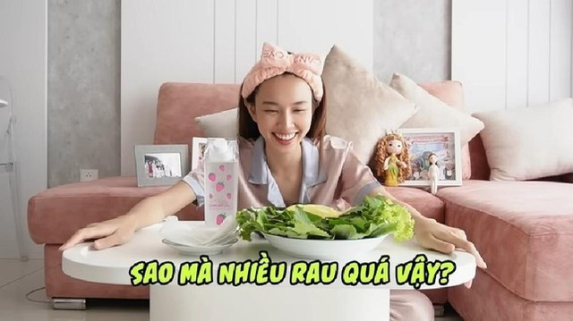 Thùy Tiên còn sở hữu kênh YouTube cá nhân với 595.000 người theo dõi với gần 99 triệu lượt xem. Theo ước tính của Socialblade, kênh YouTube của Thùy Tiên có thể mang lại thu nhập từ 1.600 - 25.600 USD/tháng (tương đương 41 triệu - hơn 664 triệu đồng), tương đương từ 19.200 - 306.700 USD/năm (khoảng 498 triệu - 7,9 tỷ đồng). Ảnh chụp màn hình