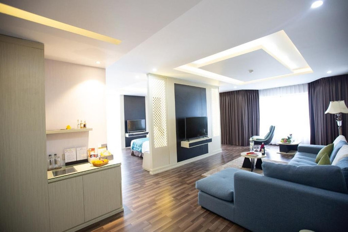 Các phòng nghỉ đều được thiết kế sang trọng cùng không gian mở nhìn ra toàn bộ khung cảnh Thành phố Thanh Hóa. Ảnh: Booking