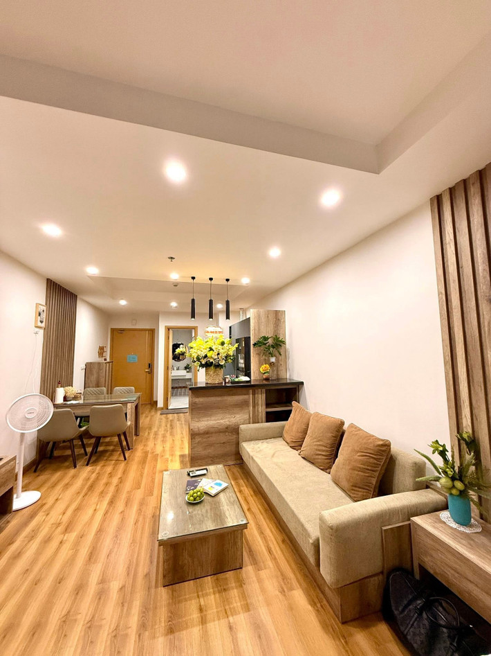 Căn hộ có diện tích 47m2, nằm ở tầng 9 của một tòa nhà, vị trí trung tâm đẹp nhất Quy Nhơn. Ảnh: FB Trang Hoàng
