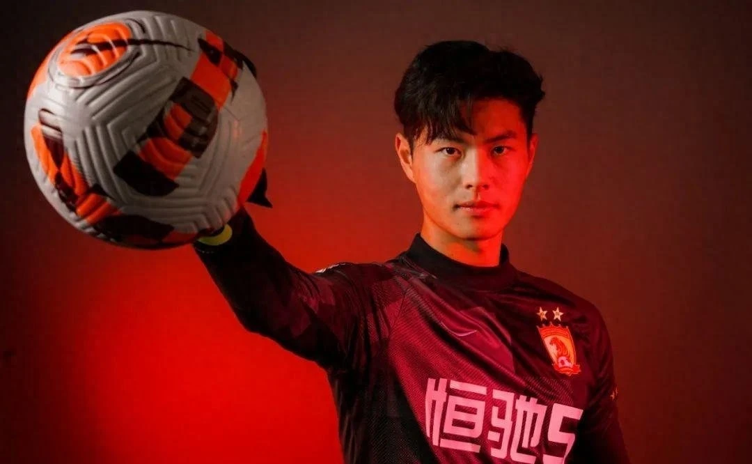 Thủ môn của U23 Trung Quốc điển trai chuẩn hot boy