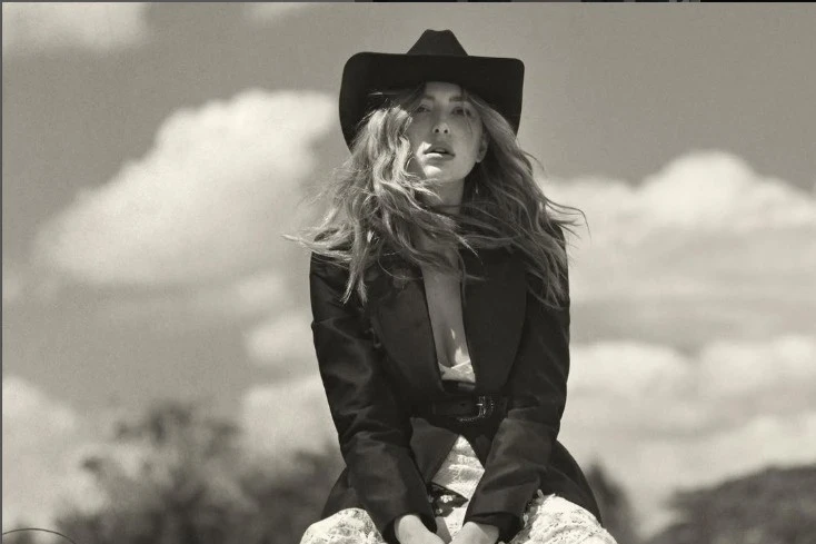 Nhan sắc tựa thiên thần của con gái tỷ phú công nghệ Steve Jobs