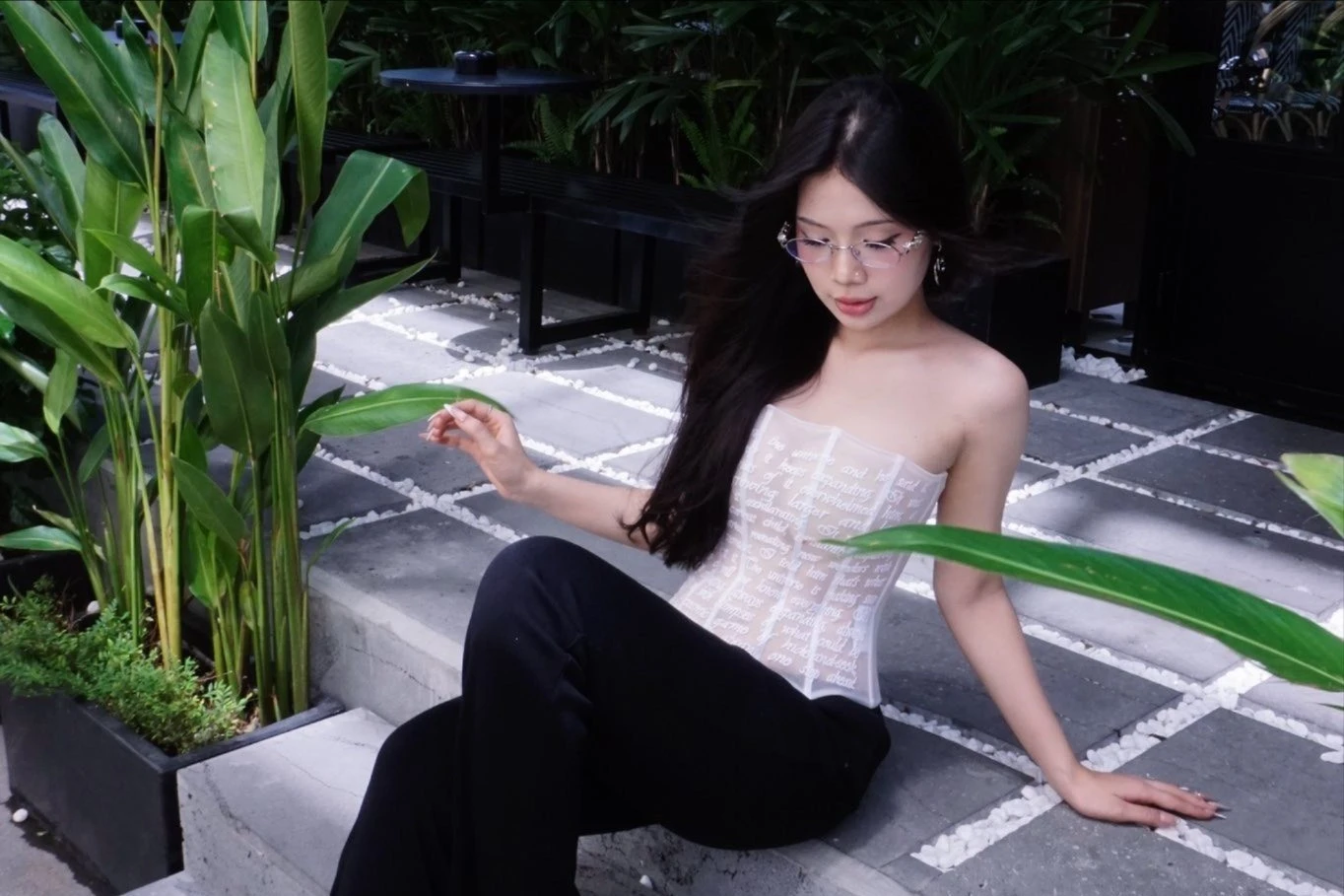 Chiếc áo "trong suốt" của nữ TikToker này "gây bão"