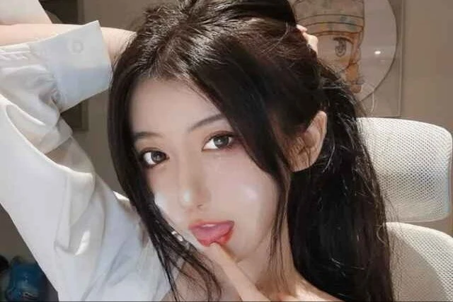 Bị đồn ra ấn phẩm nhạy cảm, nữ streamer rơi vào khủng hoảng