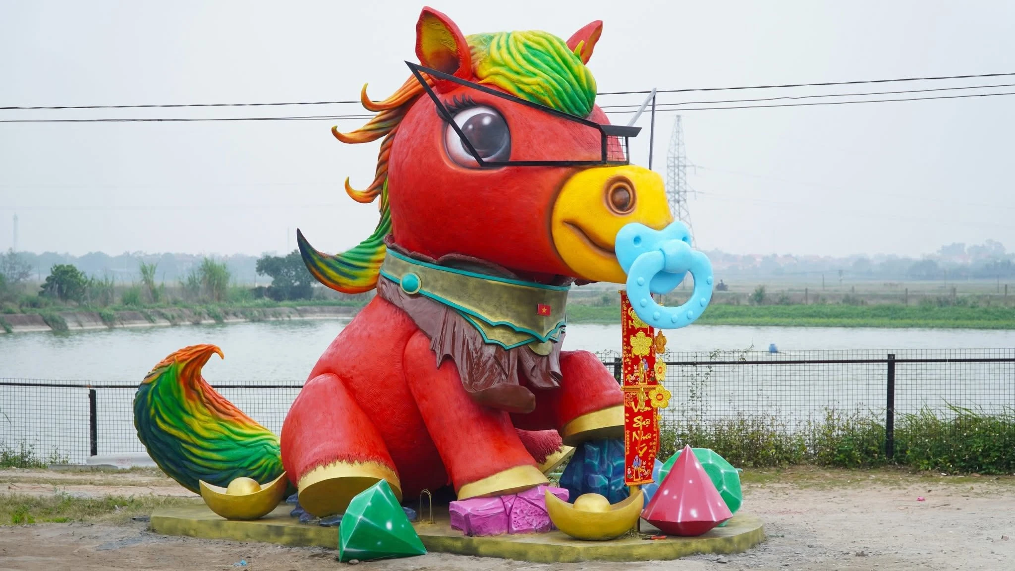 Linh vật ngựa đầu tiên Tết Bính Ngọ chính thức lộ diện