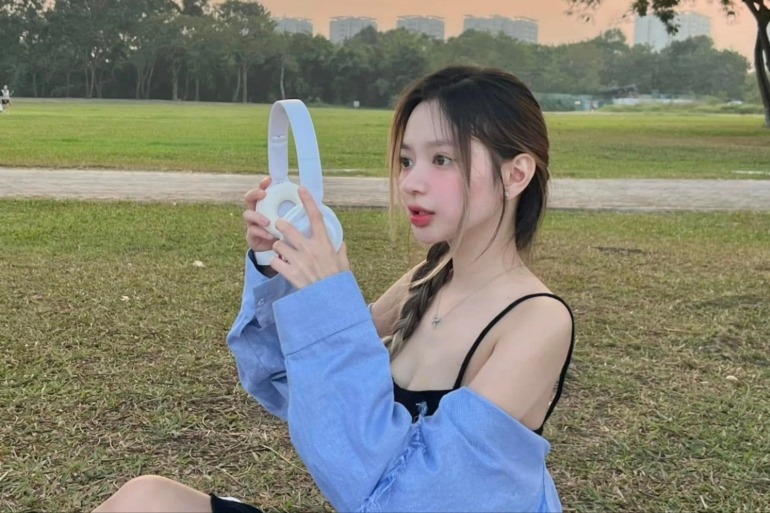 Cuộc sống của nữ streamer sau vụ lộ "ảnh 40GB" giờ ra sao?