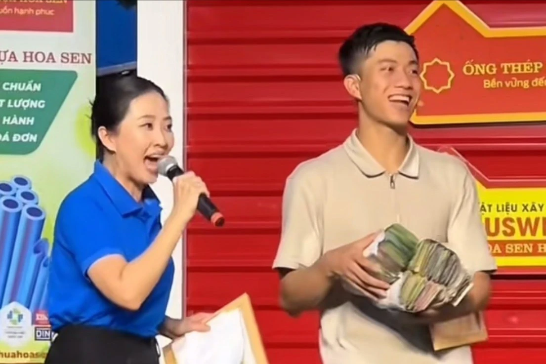 Cầu thủ Phan Văn Đức kêu gọi 332 triệu cho cậu bé khó khăn