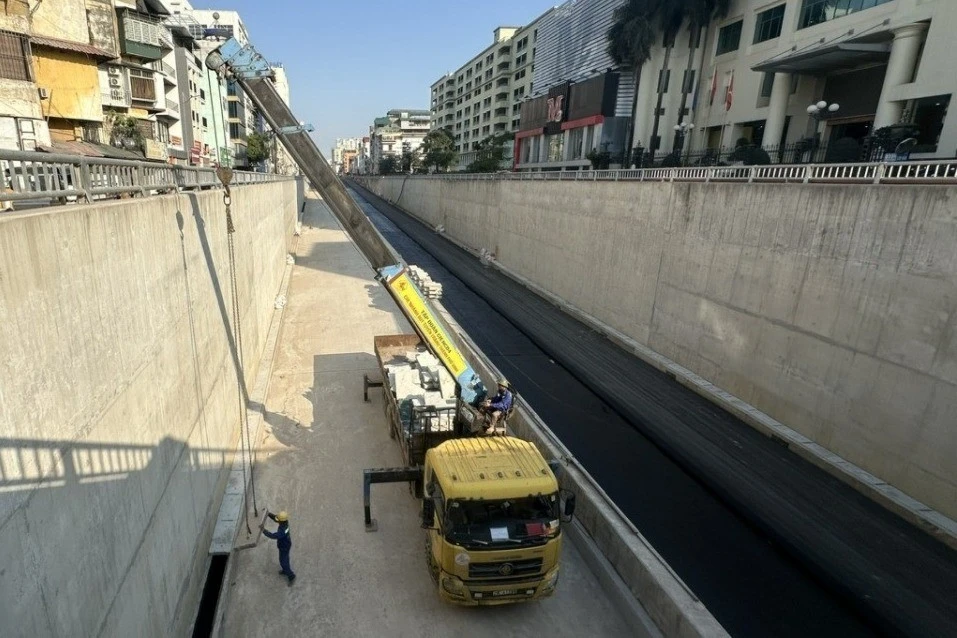 Cận cảnh nút giao hầm chui Giải Phóng- Kim Đồng sau dỡ rào thi công