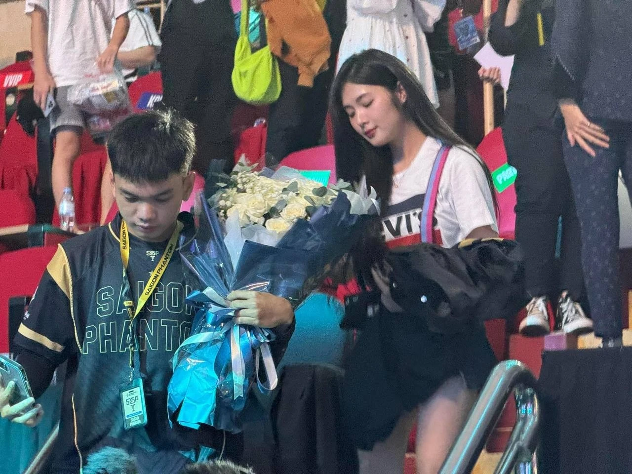 Quỳnh Alee xử lý cực khéo khi fan "cà khịa"