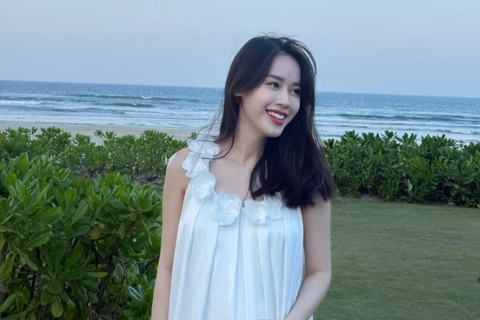 Nữ MC VTV khoe bụng bầu 7 tháng xinh đẹp, rạng rỡ