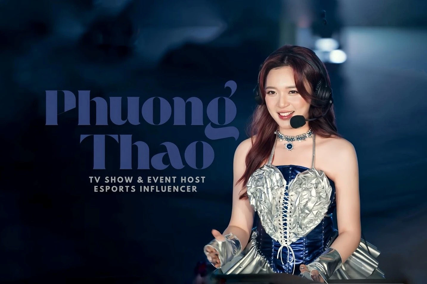 Nữ MC Liên Quân Mobile xả ảnh full HD cực "bling bling"