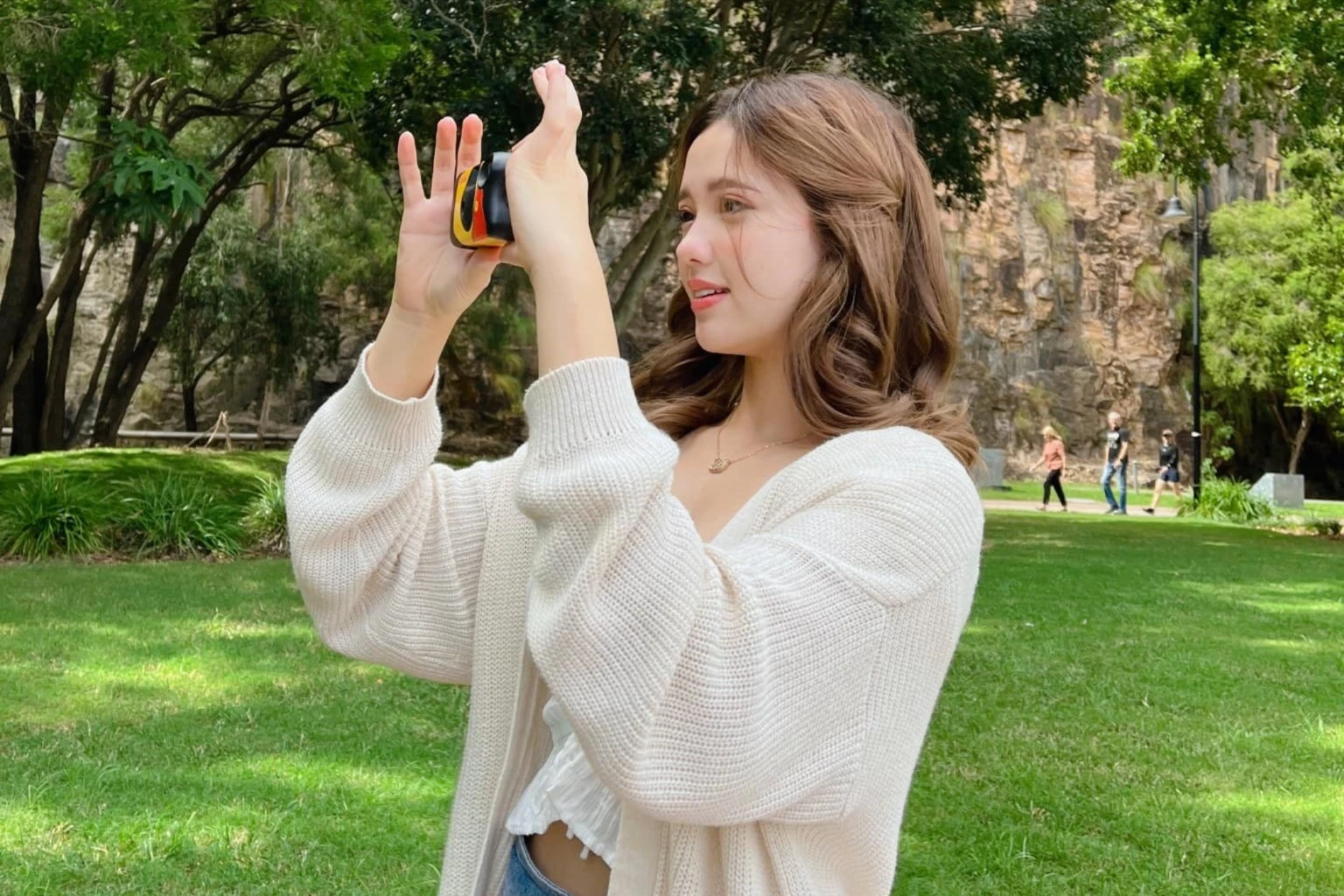 "Bông hồng lai" khiến TikTok điên đảo vì nhan sắc