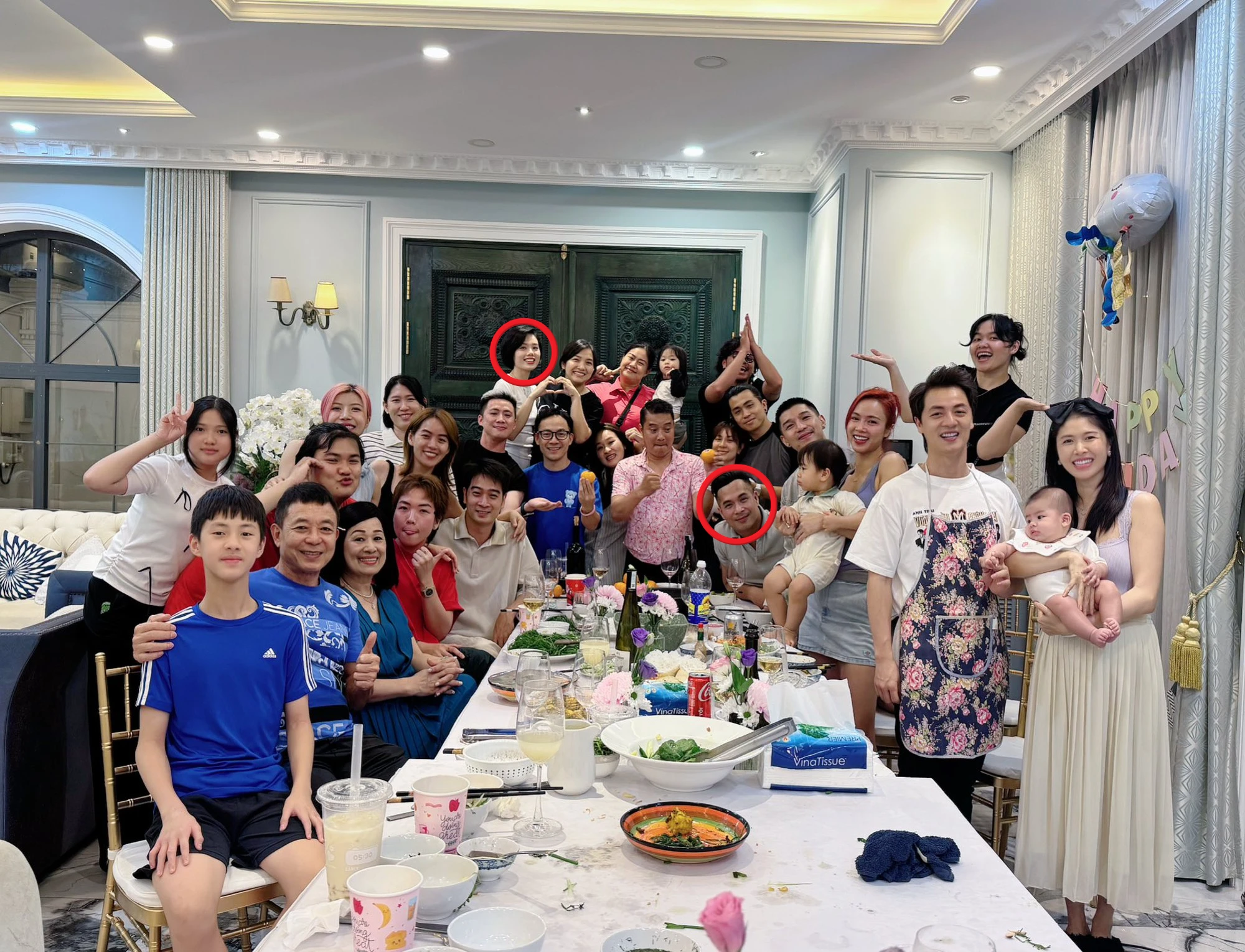 Mỹ nhân đang hot ở 'Tử Chiến Trên Không' hẹn hò sao Vbiz hơn 11 tuổi?