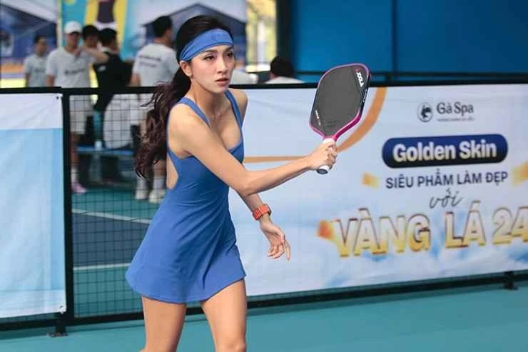 Jessie Lương đẹp từ phòng gym tới sân pickleball