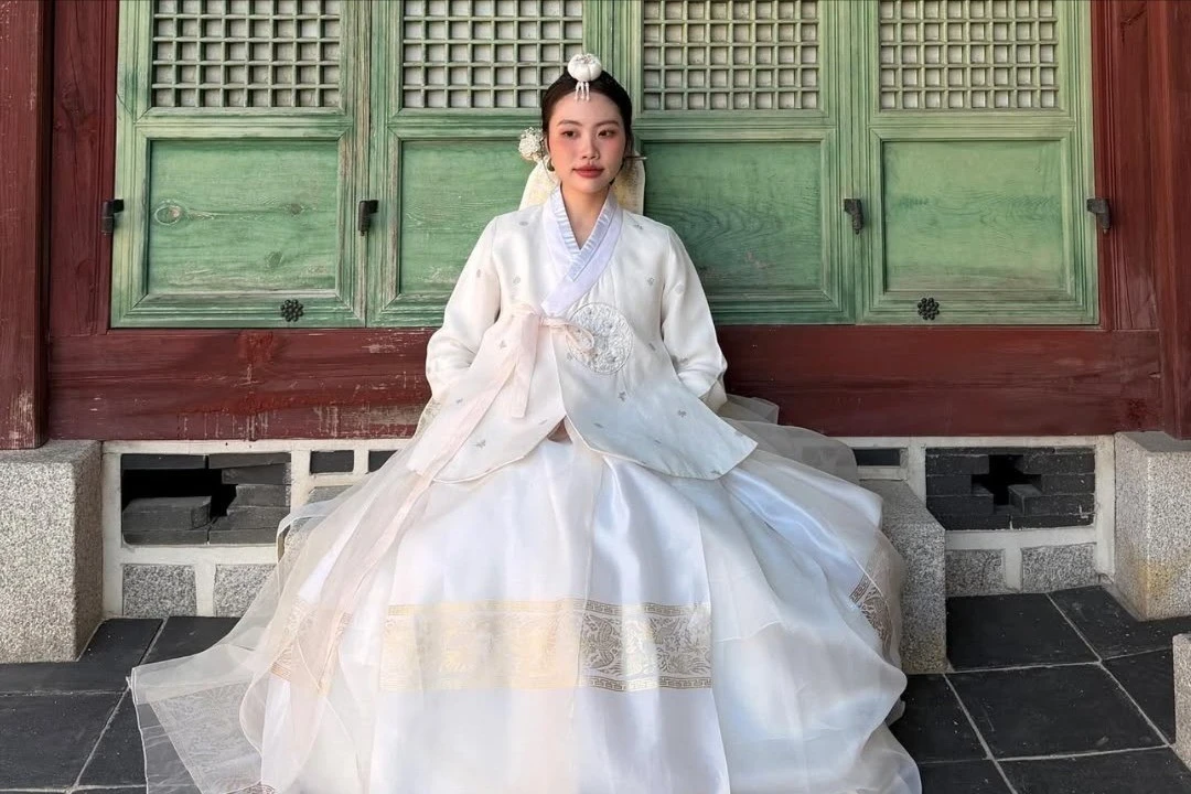 Phương Mỹ Chi hóa "tiểu thư" đài các tại cung điện Hàn Quốc