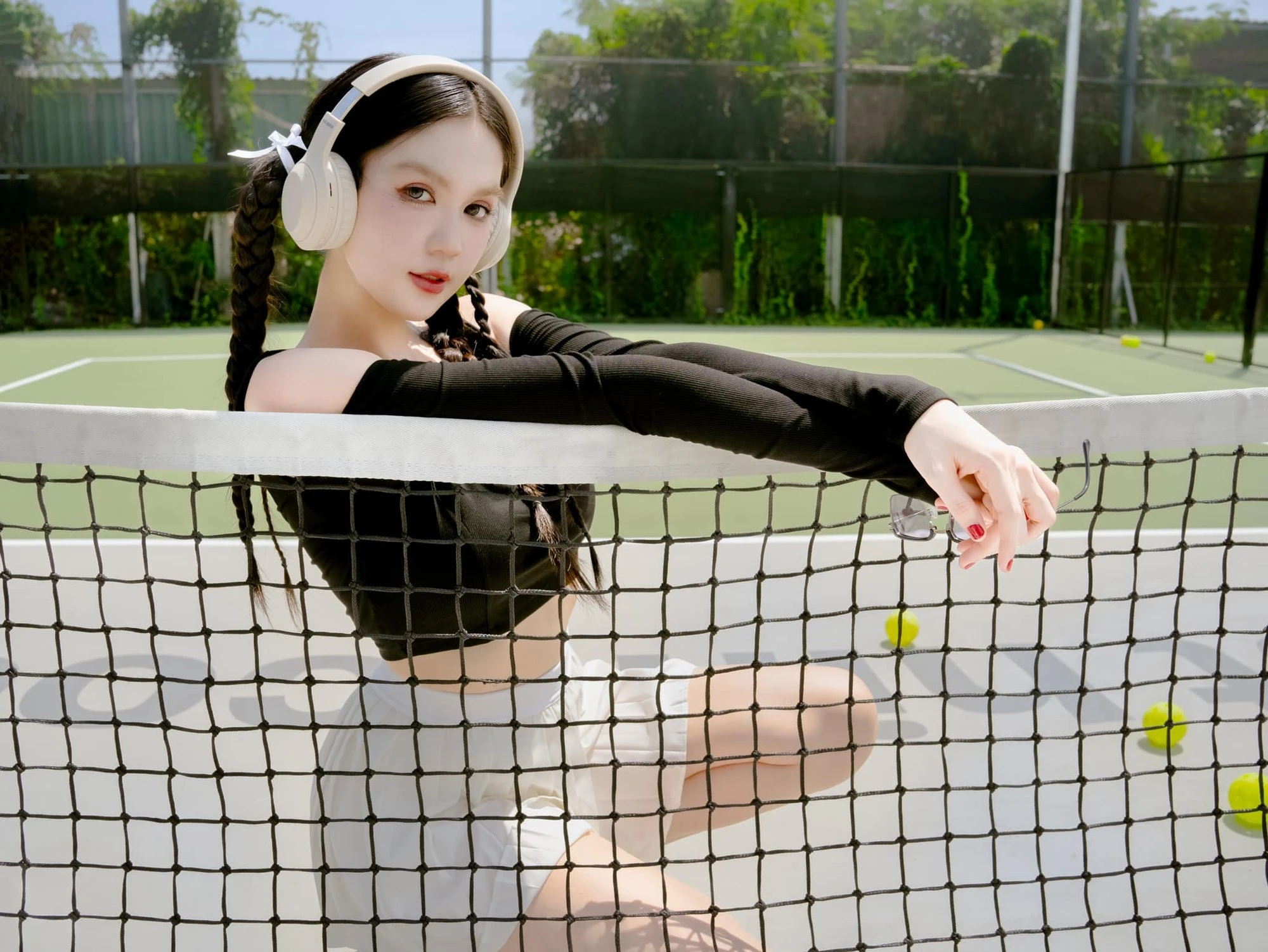 Ngọc Trinh đến sân pickleball khoe visual cực slay