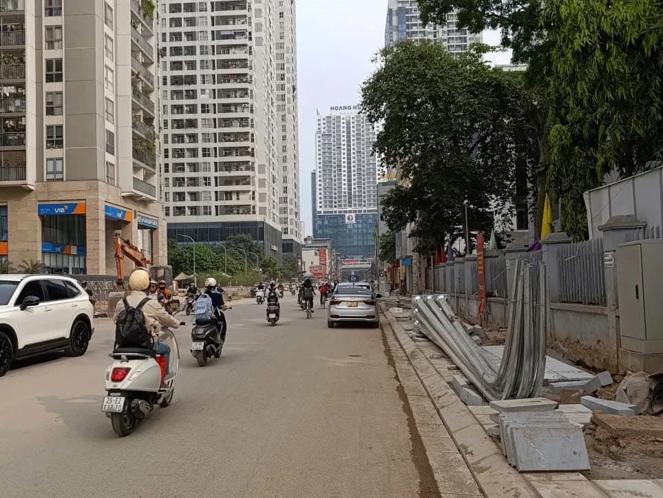 Dự án mở rộng đường Nguyễn Tuân khẩn trương về đích