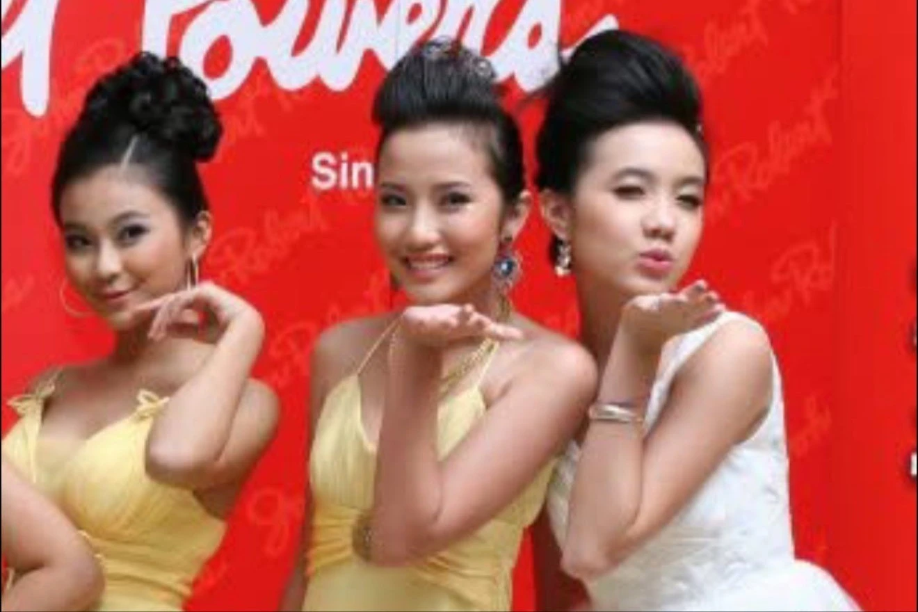 Lộ ảnh quá khứ gây bàn tán của vợ thiếu gia Phan Thành