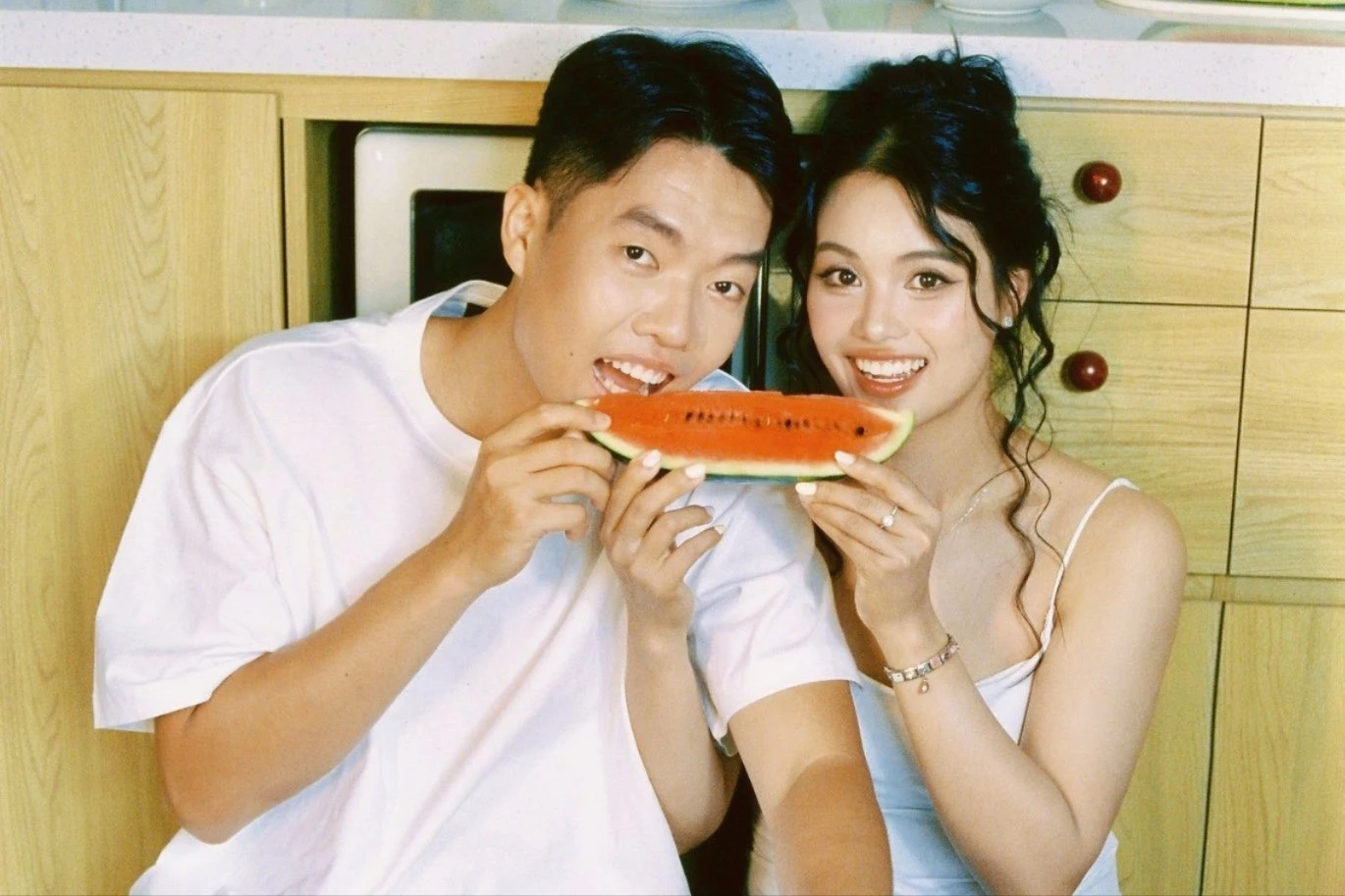 Cung thủ xinh nhất Việt Nam tung ảnh thân mật với tay vợt từng dự Olympic