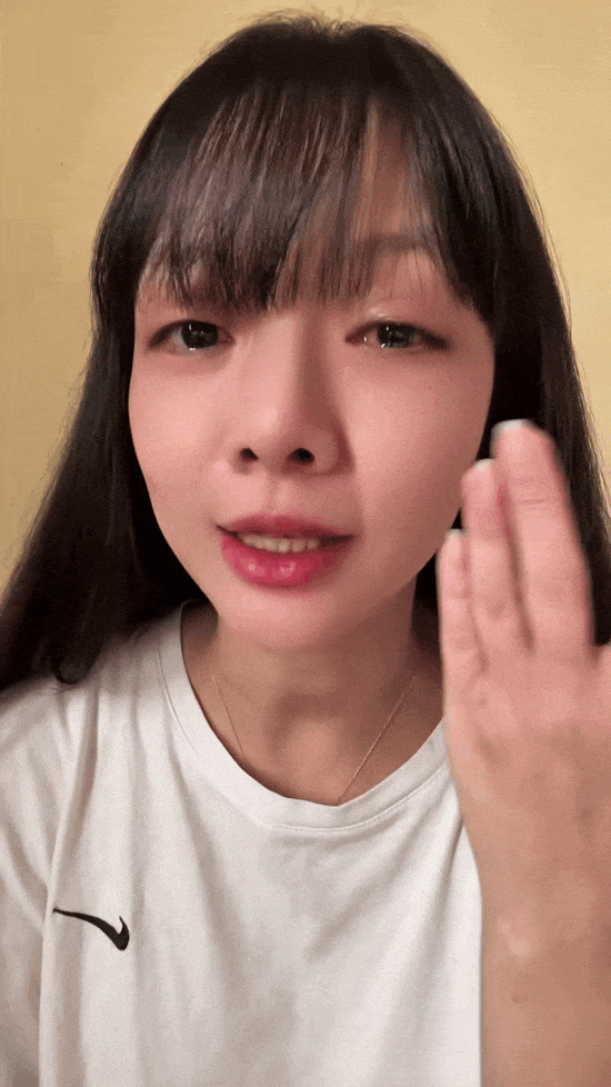 MC Thu Hương VTV khóc kể về tình trạng đôi mắt