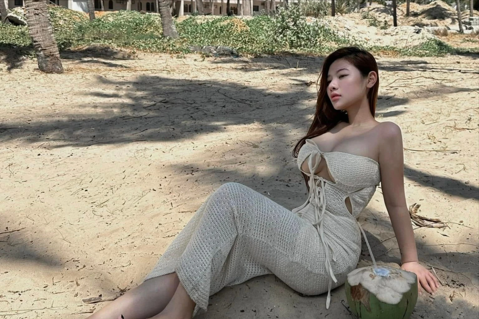 Hot girl theo phong cách quyến rũ nhận bình luận khiếm nhã