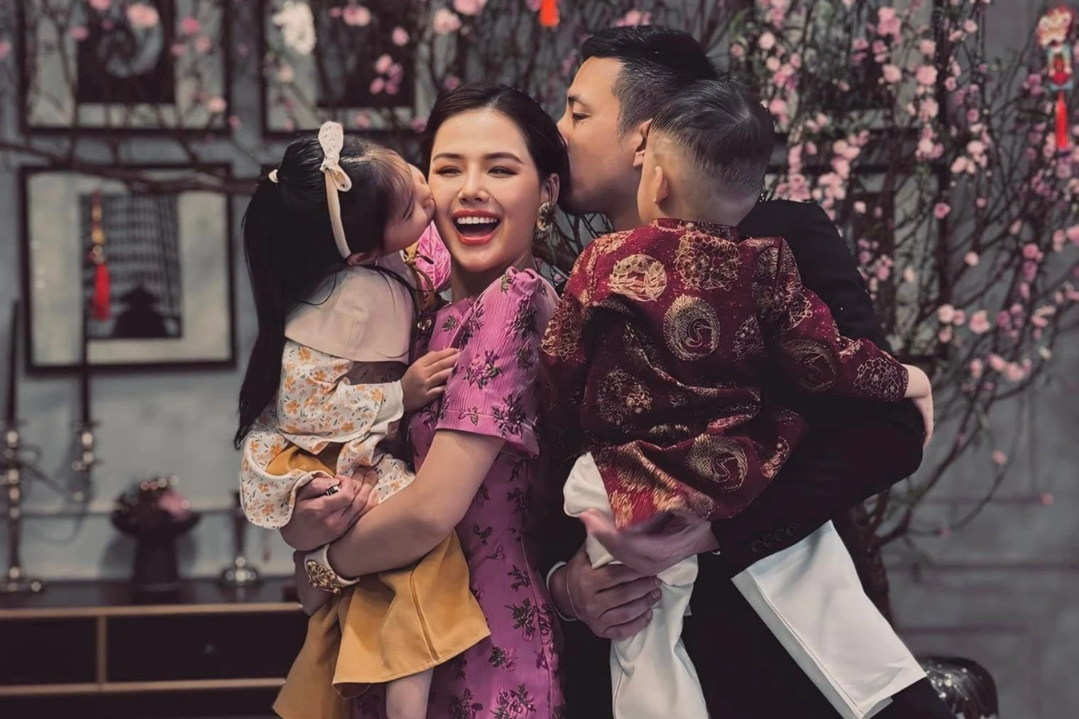 Cuộc sống từ hot girl đến phu nhân TGĐ tập đoàn nghìn tỷ của Phanh Lee