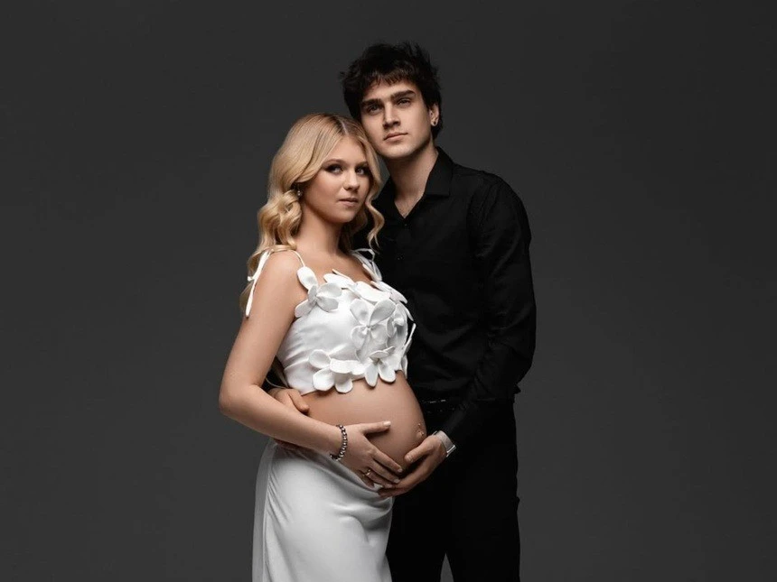 "Nữ hoàng trượt băng" Nga "bỏ cuộc chơi" đáng tiếc tuổi 21