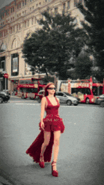 Louis Phạm khoe body xuống phố, netizen bình luận rôm rả