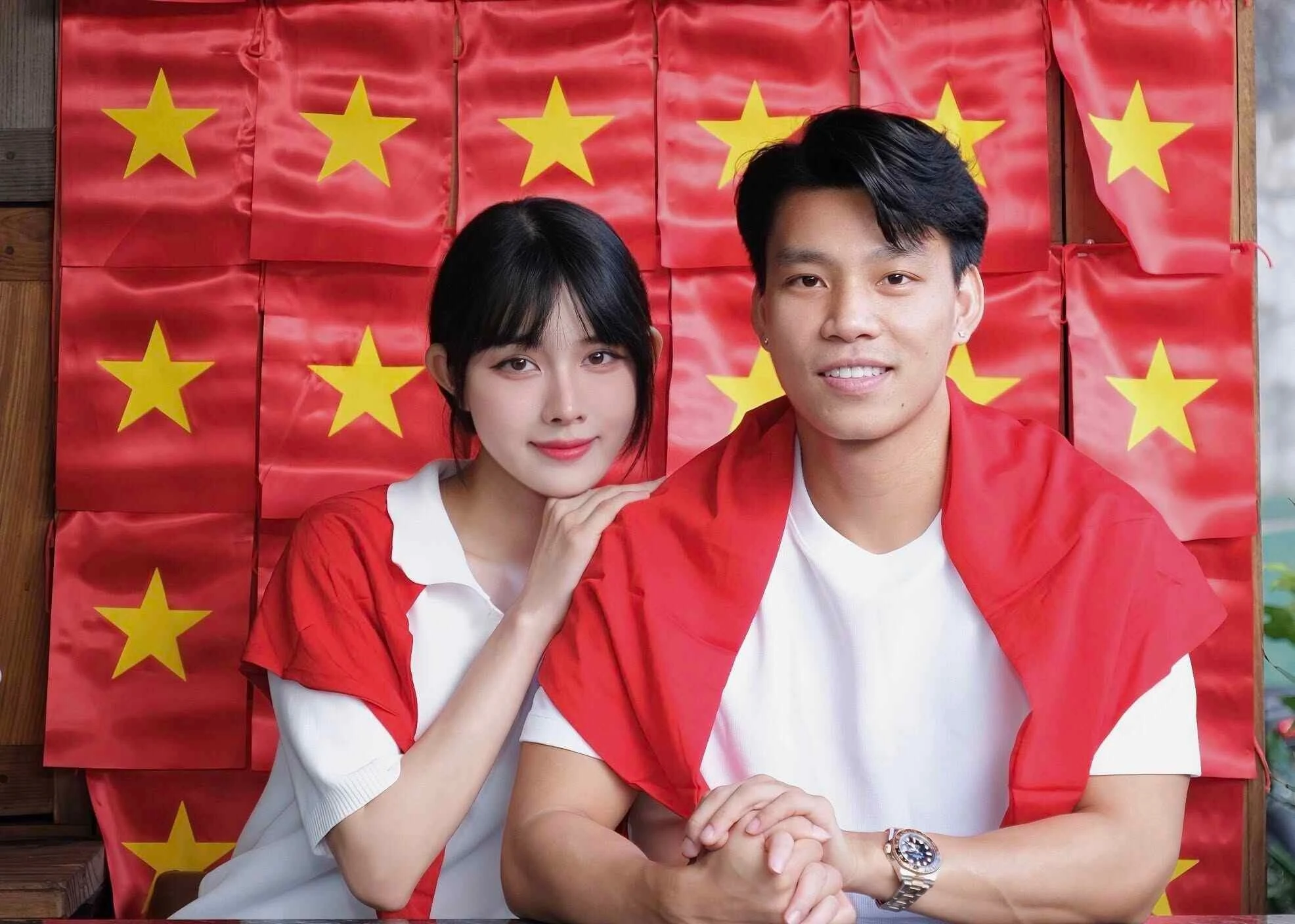 Cầu thủ Vũ Văn Thanh và bạn gái flex tình yêu ngọt ngào